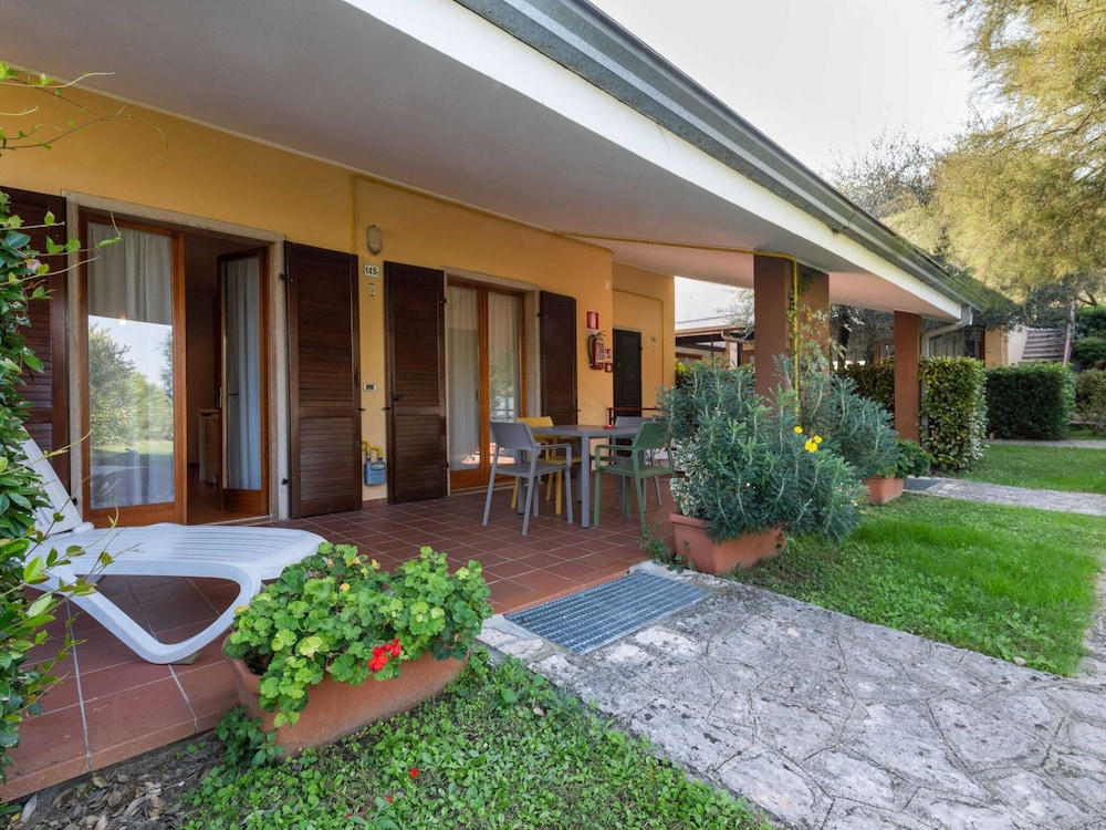 Comfortable Apartment in Garda With Swimming Pool view 5