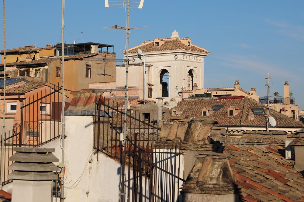 Pantheon Apartments