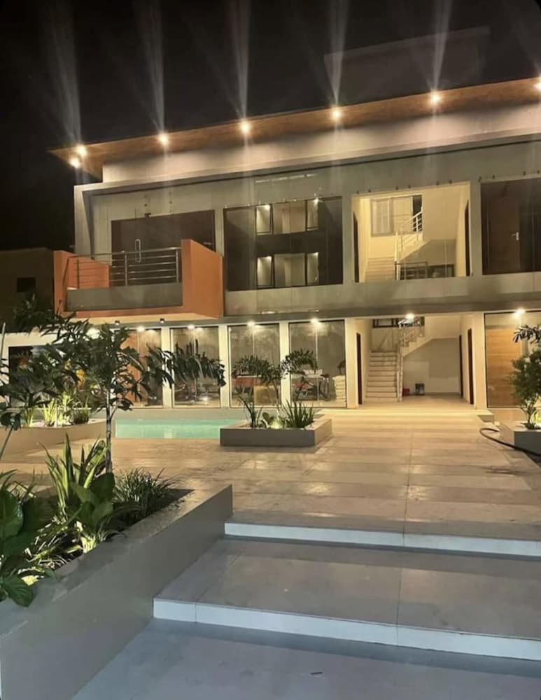 Modern Nearby Beach Apartment view 2