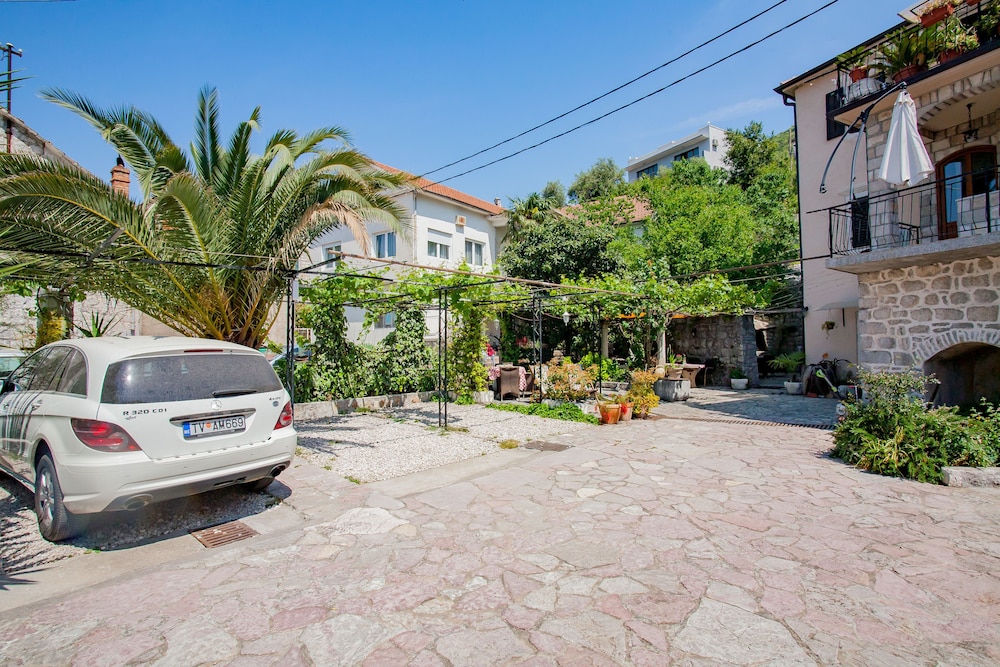 Apartments Villa Serventi