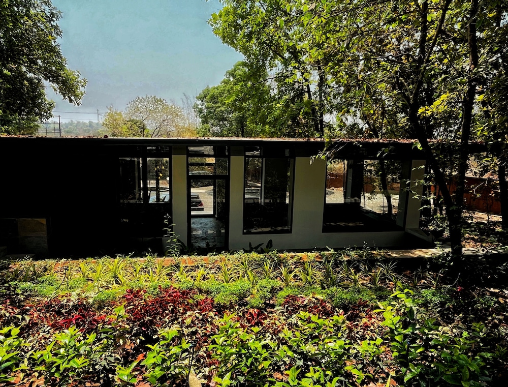 Bird's Nest Resort - Shahapur