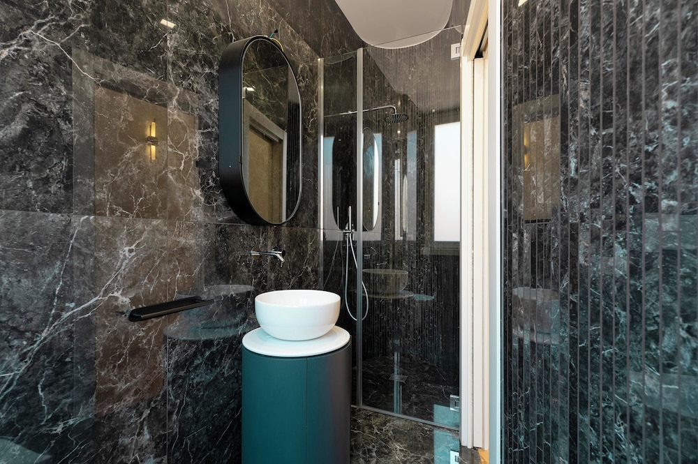 SJR Luxury Apartment Trevi Fountain