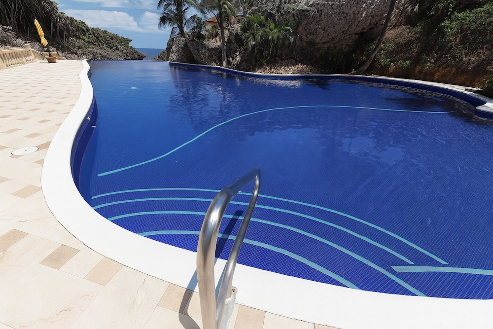 Casa Luminiere- Keyhole Bay #5 3 Bedroom Home