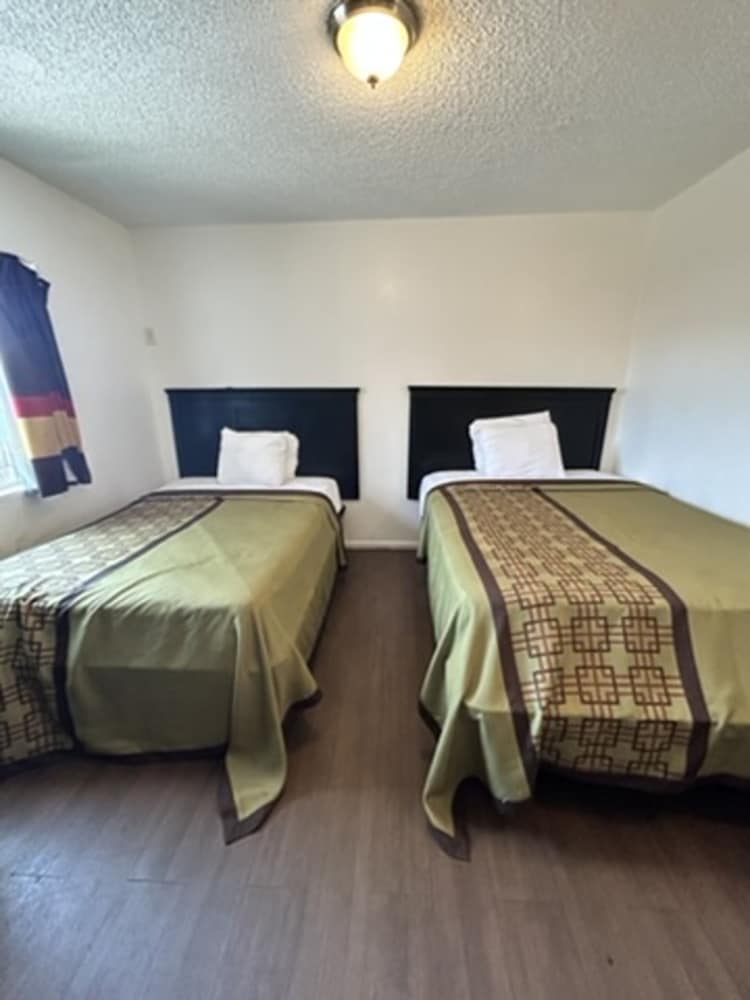 Encore Inn Inglewood