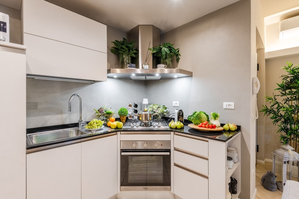 Casa Ambra in Lucca With 1 Bedrooms and 1 Bathrooms