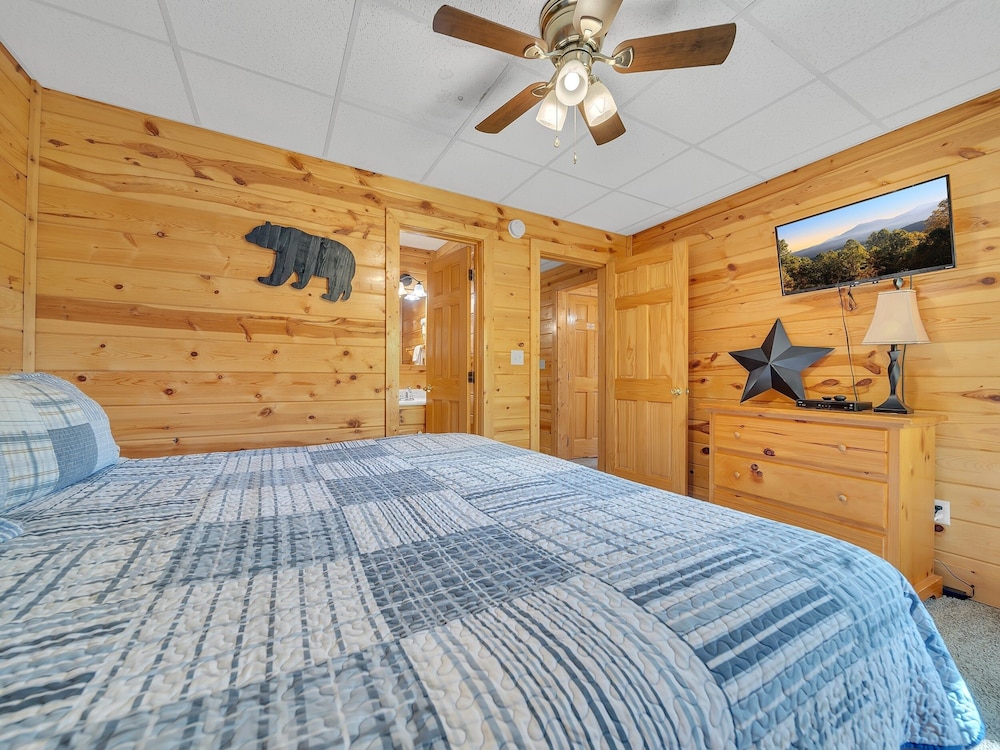 Ern860 - Cozy Bear Overlook 4 Bedroom Cabin