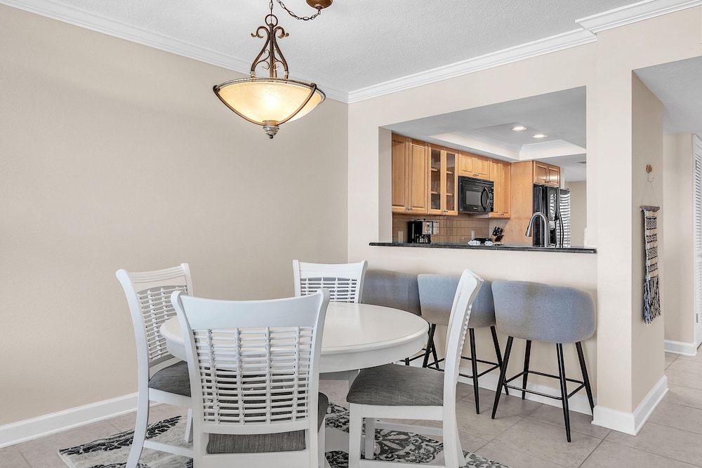 Land's End 11-306 Beach Front - Premier