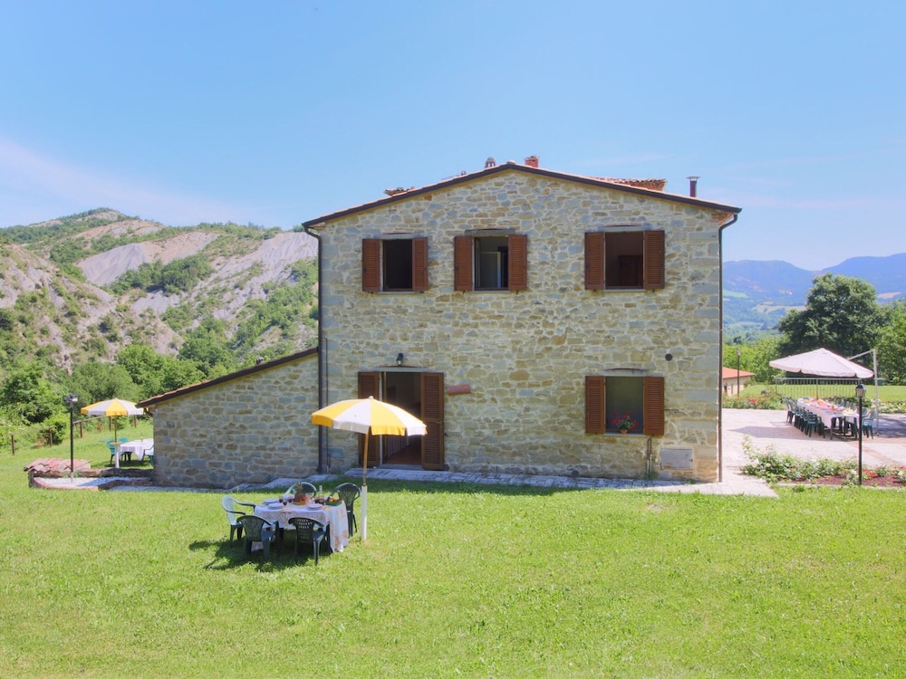 Property With Swimming Pool, Spacious Garden, Private Terrace and Views