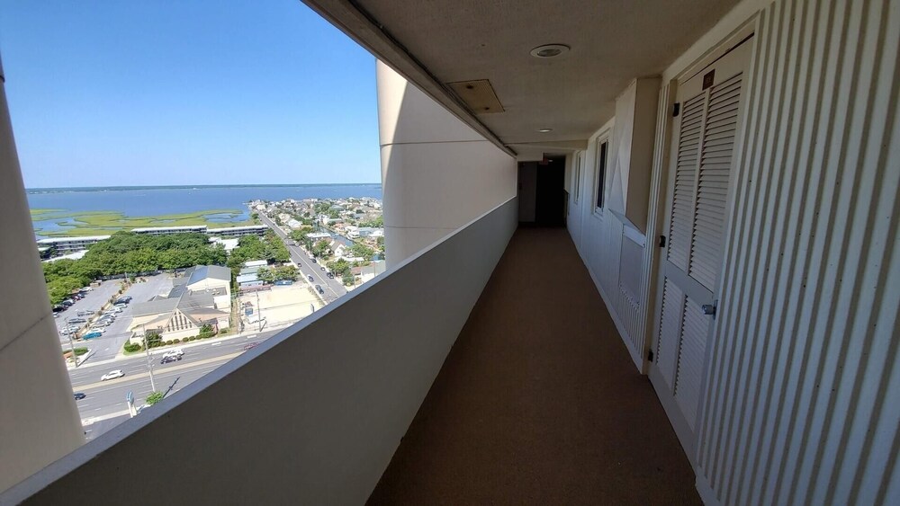 Atlantis 1608 2 Bedroom Condo by RedAwning