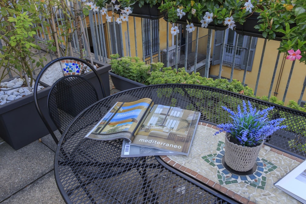 Corso Venezia - Elegant 1 BR apt With Shared Rooftop Terrace in the Heart of Milan