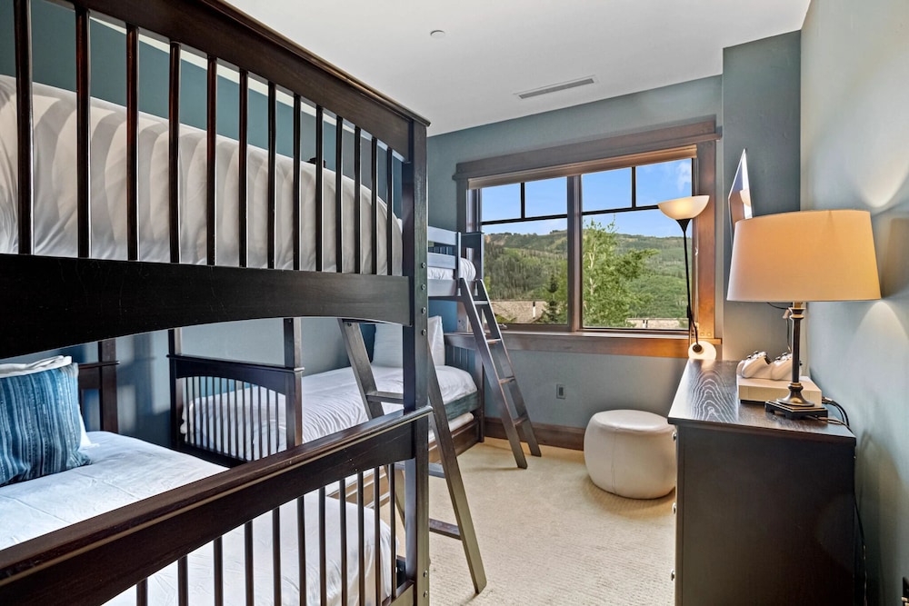 Arrowleaf Lodge at Deer Valley Resort - Three Bedroom Residence #203 3 Condo