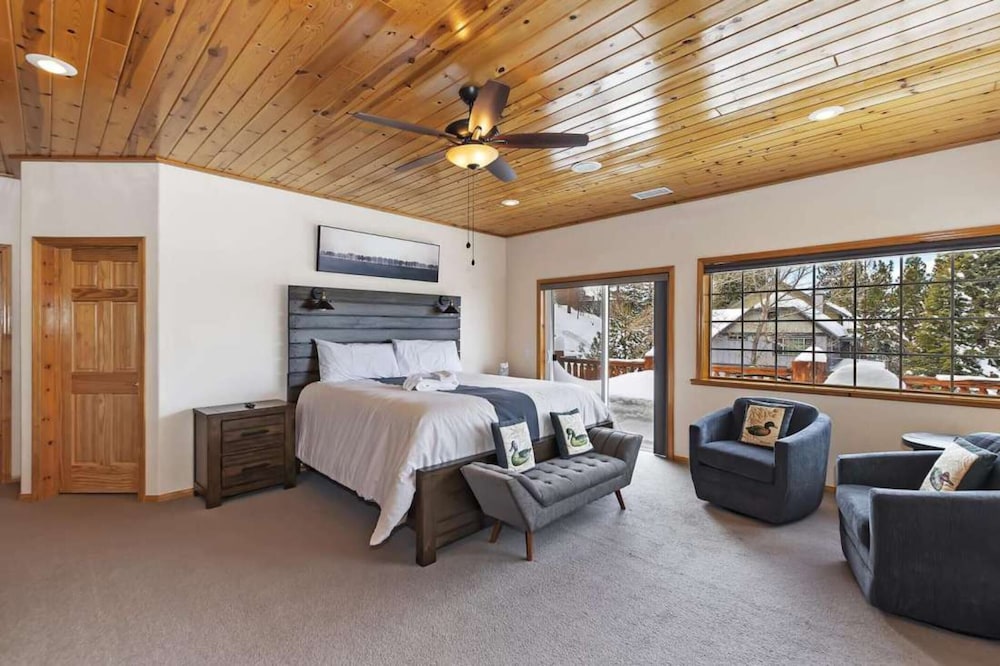 Zen Den by Avantstay Entertainers Home in Ideal Big Bear Location w/ Hot Tub view 4