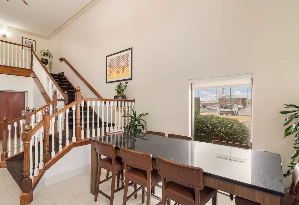 New Bern Vacations - Clarion Pointe New Bern - Property Image 7