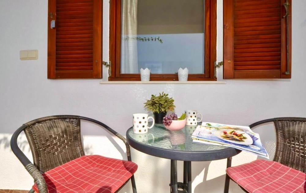Paž - 28m From the Beach - A2 view 4