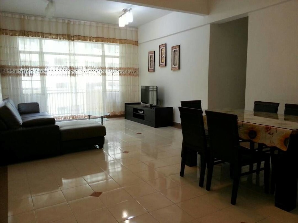 Aaron Apartment at Crown Imperial