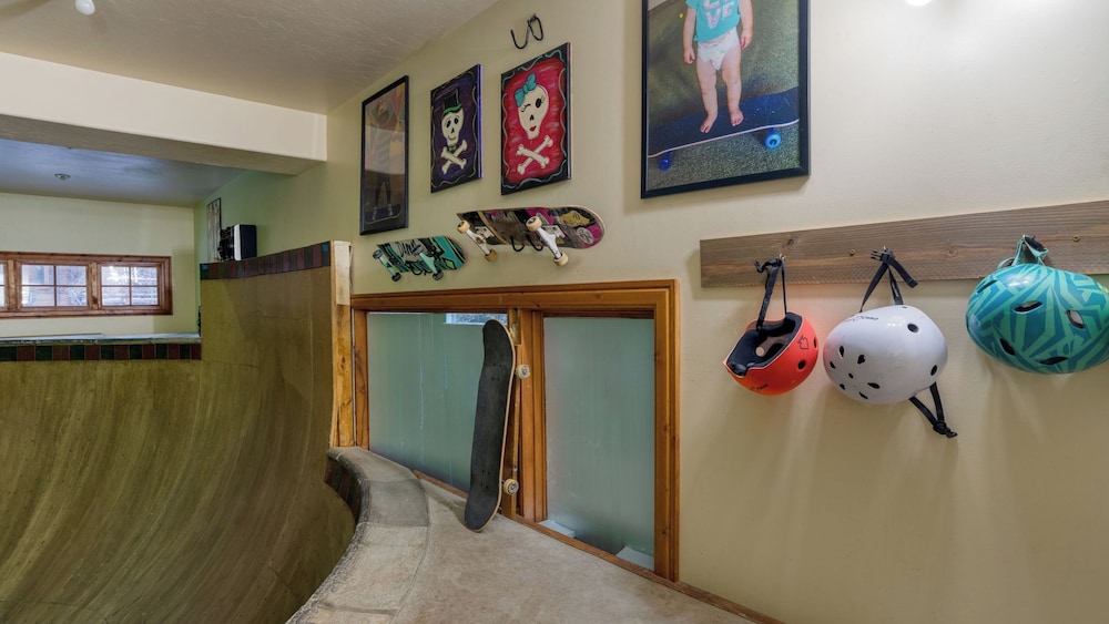 Skate Bowl, Hot Tub & Game Room Breckenridge Adventure Chalet by Avantstay