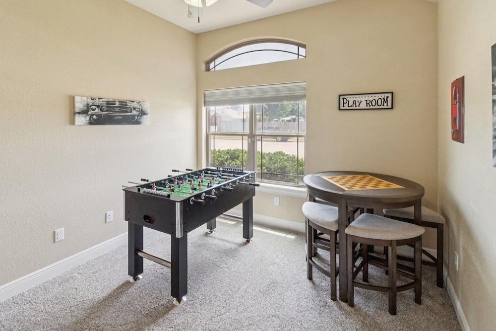 Gorgeous 4br Dakota Springs Home 3 Bedroom Home