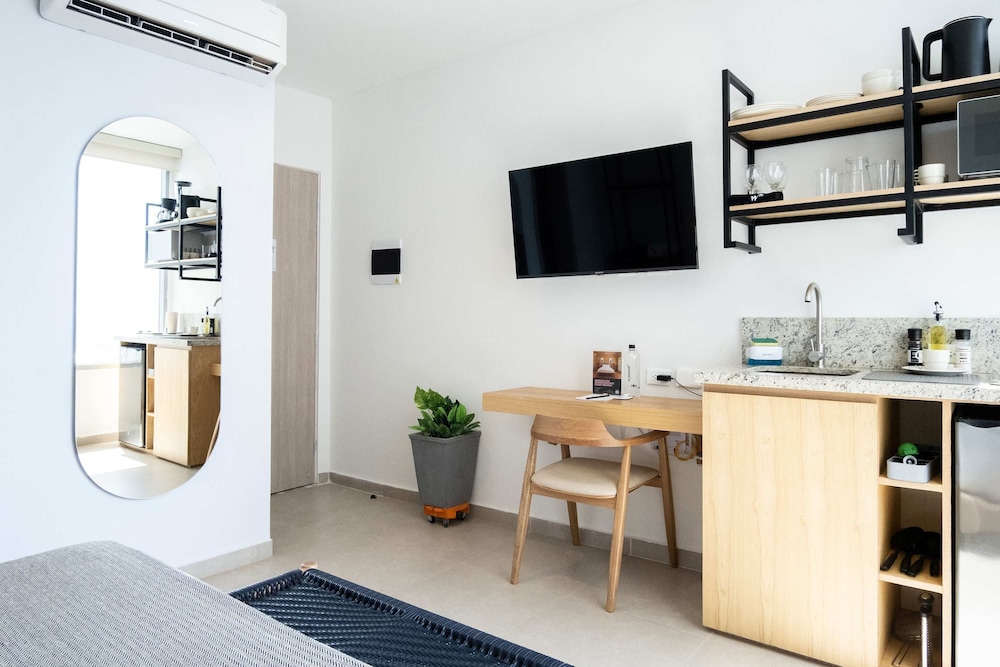 w Comfy 2BR w Beautiful Terrace in CTG