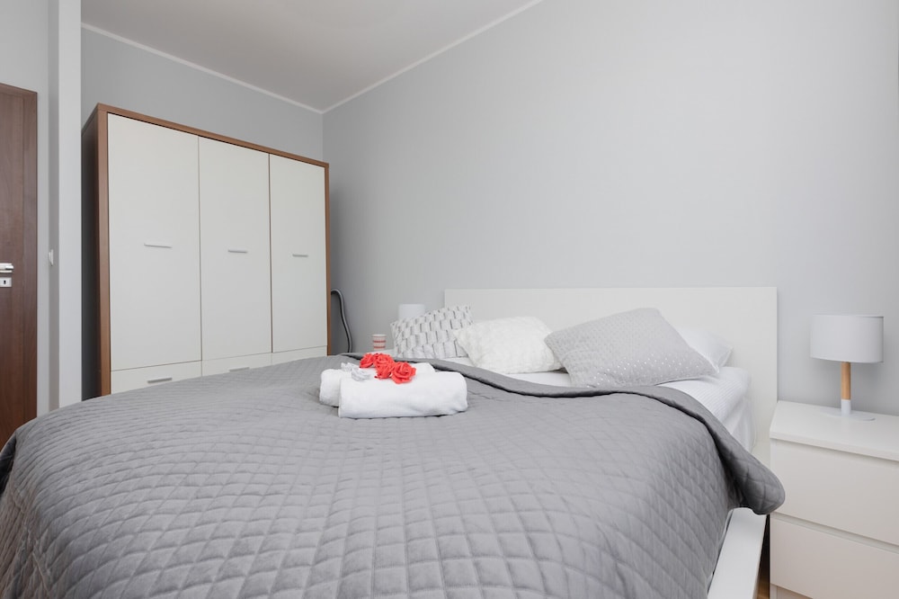 Warsaw Apartment Young City by Renters view 3
