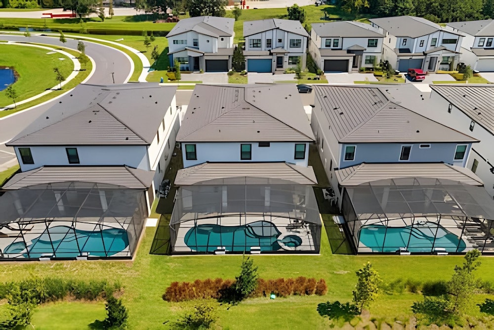 Luxurious 9BR Paradiso Pool, Cinema & Game Room