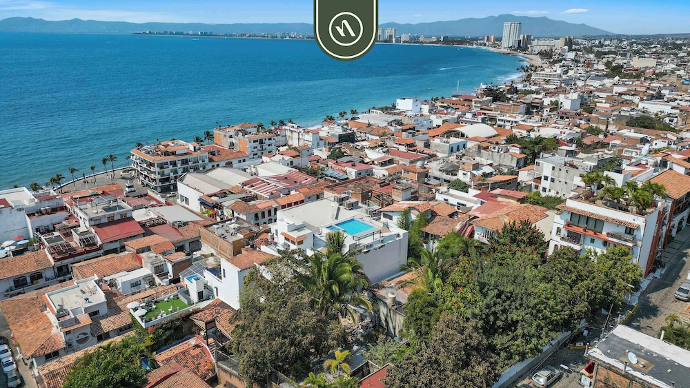 Brand New 1 BR Condo Right Next to the Malecon