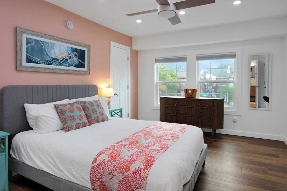 Shem Creek Retreat by Avantstay 10 Mins to Downtown Charleston Yard + Patio