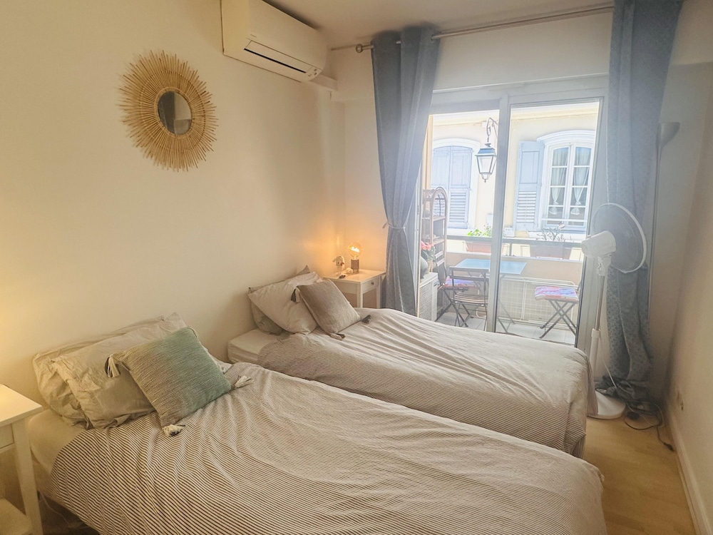 Lovely one Bedroom Apartment With Balcony Wifi Just Minutes Walk From Palais and Cannes Beaches - 109