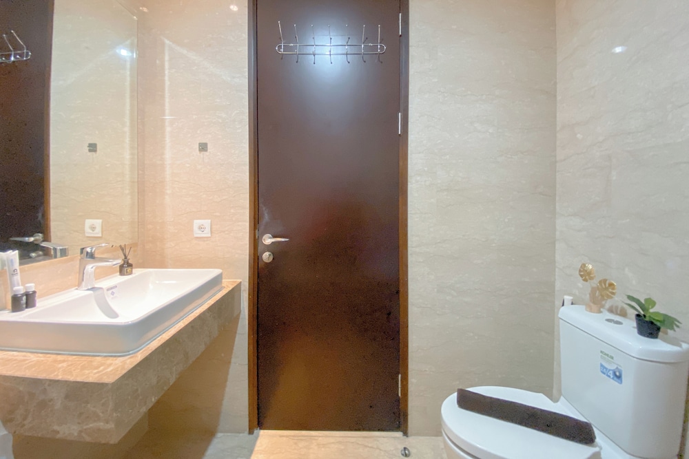 Wonderful And Homey 2Br Apartment At Menteng Park