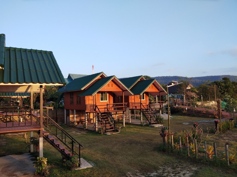 Thong Hug House Resort
