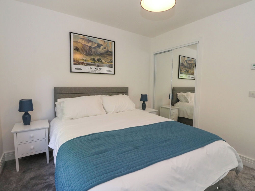 Oakbank Mews
