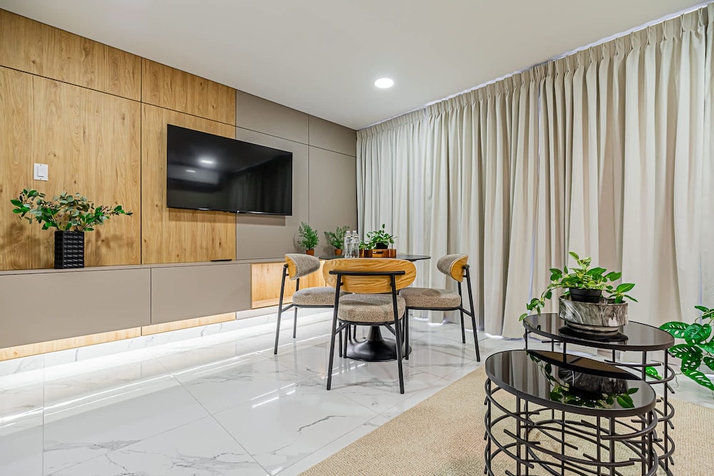 w Wonderful 1BR in Obarrio