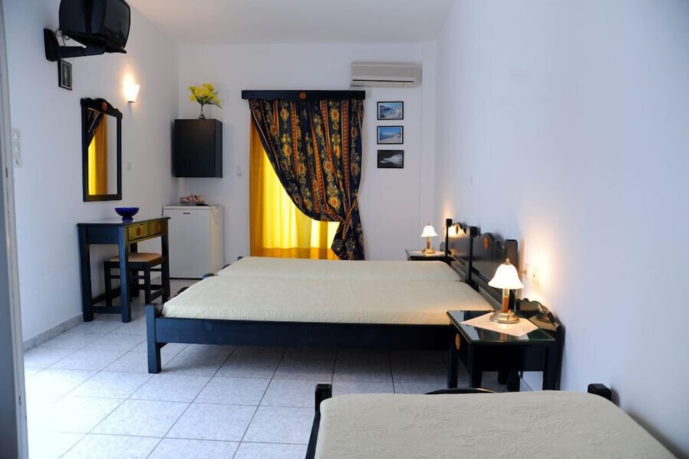 Anna Zisimos Rooms