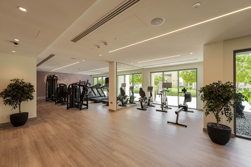 Maison Privee - Modern Chic Apt w/ Unobstructed Burj Khalifa Views — activities & amenities