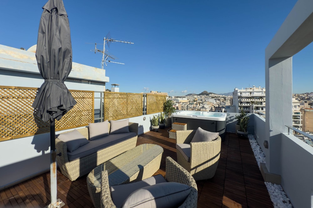 Acropolis Sky Retreat Jacuzzi 3BR Maisonette