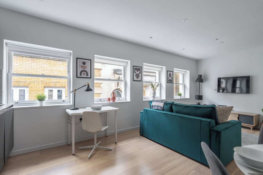 Chic 1BR Close to Tower & Thames