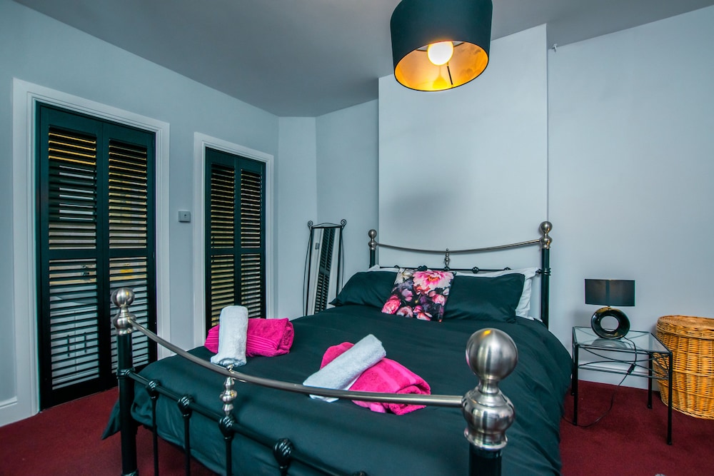 Cosy & Central 2Bd Apartment Milngavie, Glasgow