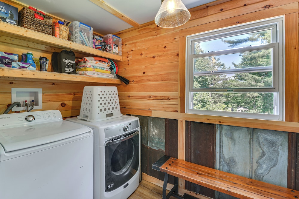 Fishing & Boating Paradise: St Lawrence River Home