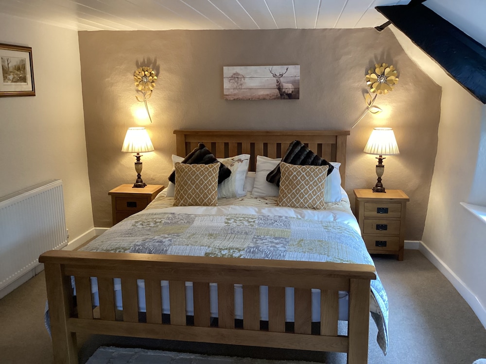 The Snuggery a Cosy Country Cottage view 4