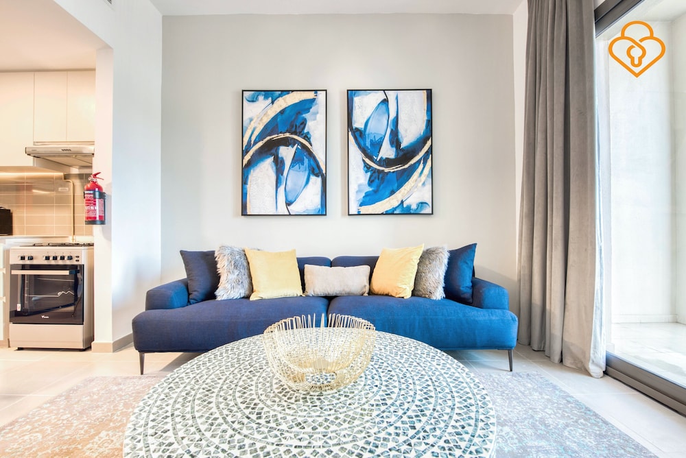 1 B/R Apt 411 Hayat Boulevard Townsquare