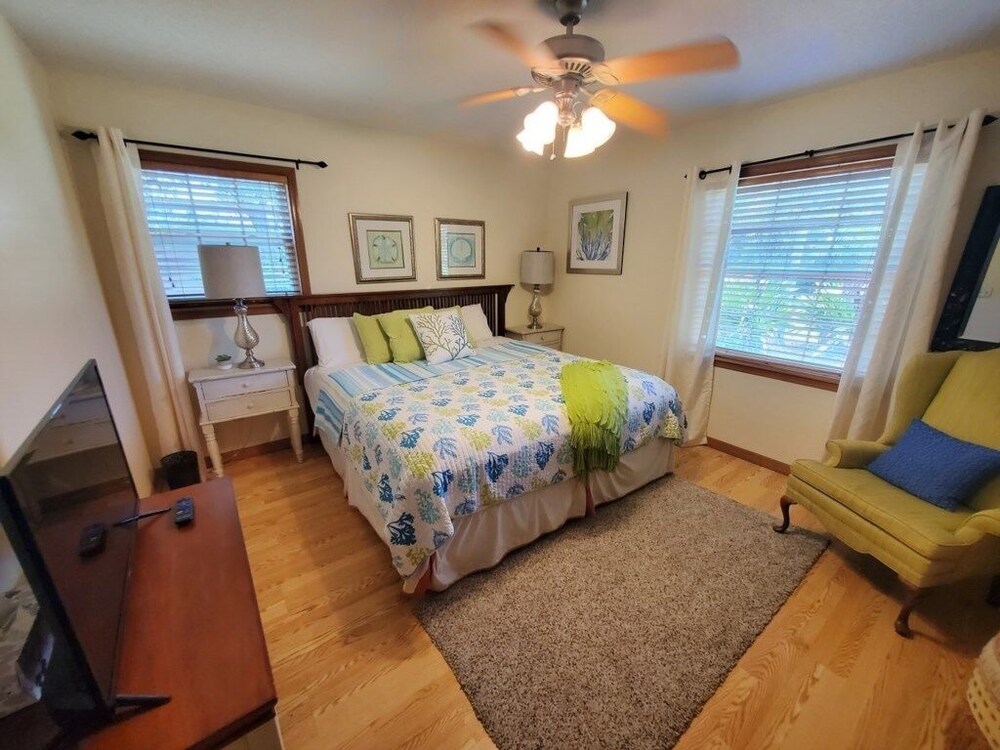 Beach Blossum 3 Bedroom Home