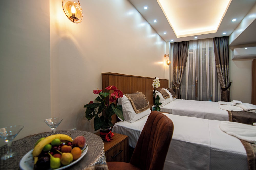 By Historial Hotel - Image 37