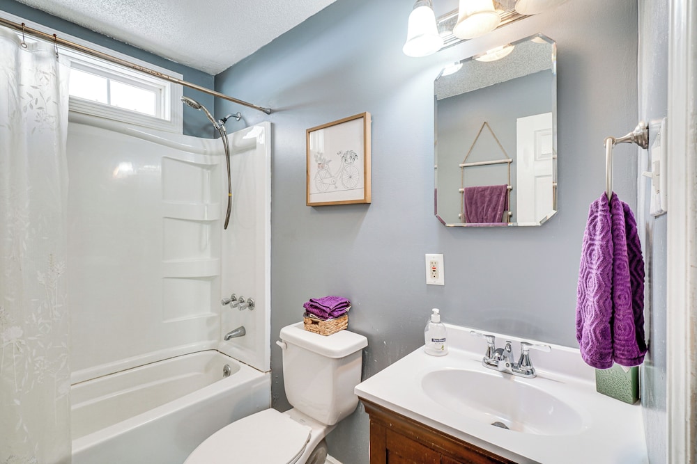 Hike, Fish & Ride: Pet-friendly Huntsville Home