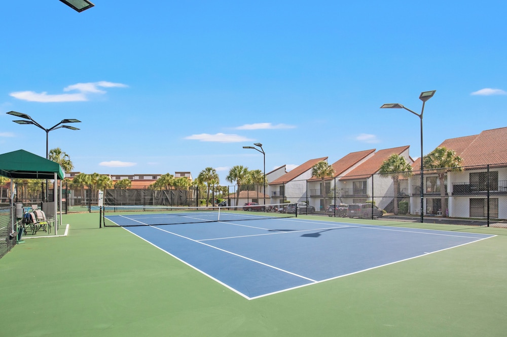 One More Round! 3BR 3BA Sleeps 10! 11 Pools! Golf Courses! Tennis Courts!