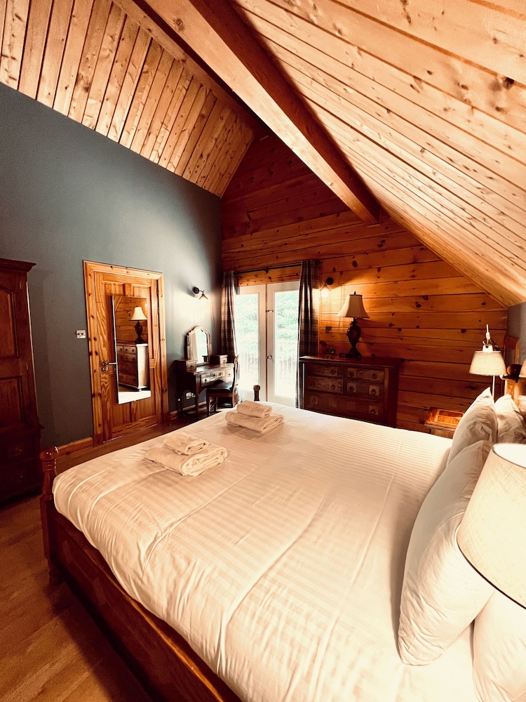 Lodges On Loch Ness view 5
