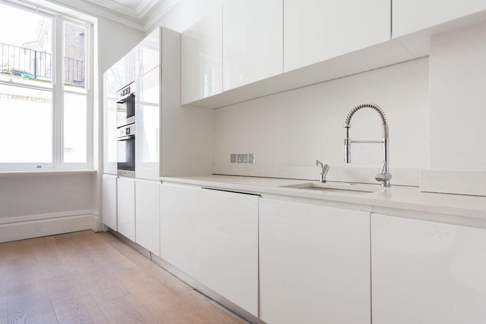 Gledhow Gardens Viii by Onefinestay