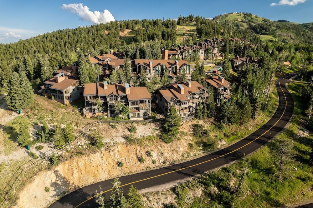 Stag Lodge at Deer Valley Resort - Three Bedroom Residence with Loft and Spa #14 3 Condo