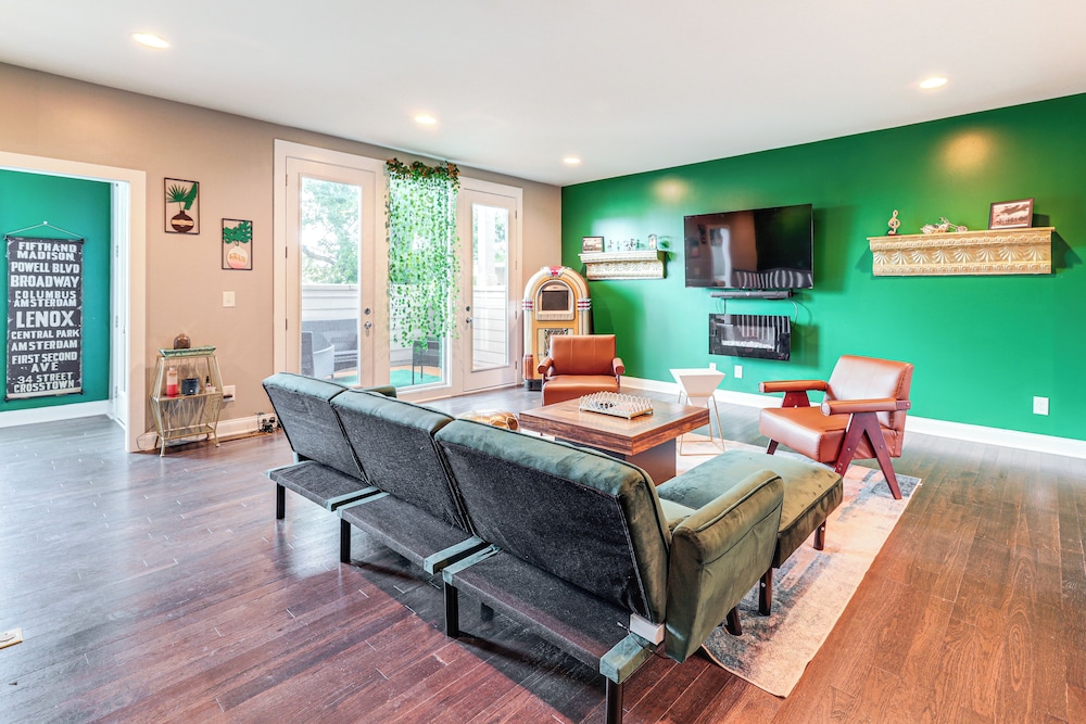 Pet-friendly Abode w/ Balcony in East Nashville!
