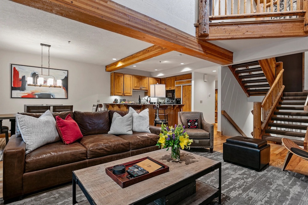 Sterling Lodge at Deer Valley Resort - Three Bedroom Condo with Hot Tub #111 3 Condo