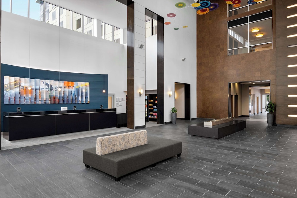 New York City Vacations - Embassy Suites Newark Airport - Property Image 5