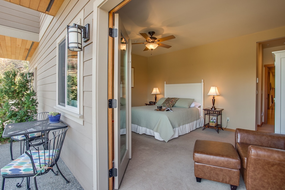 Cascade Valley Inn